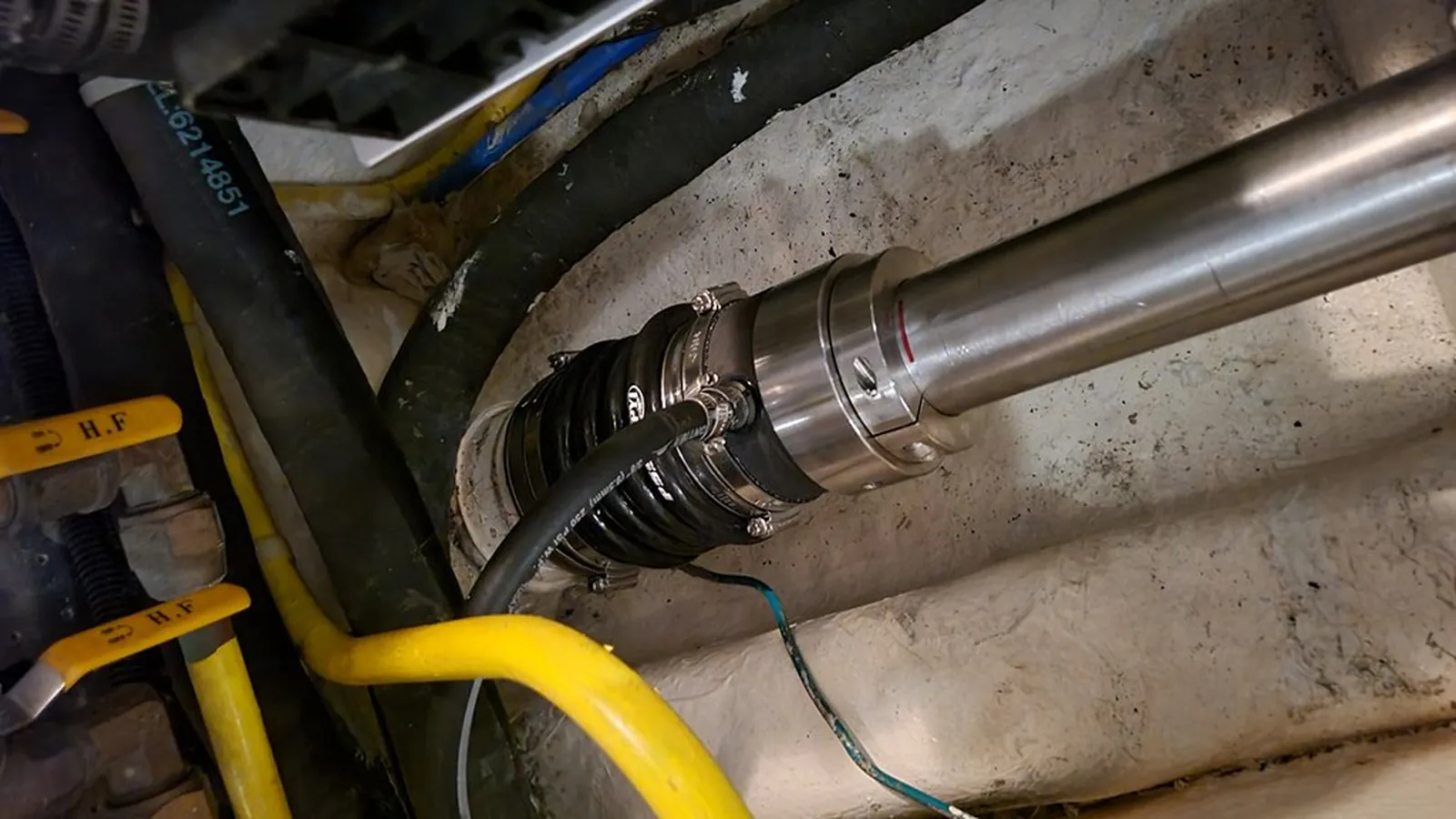 Polished shaft with seal cartridge mounted at the installation site